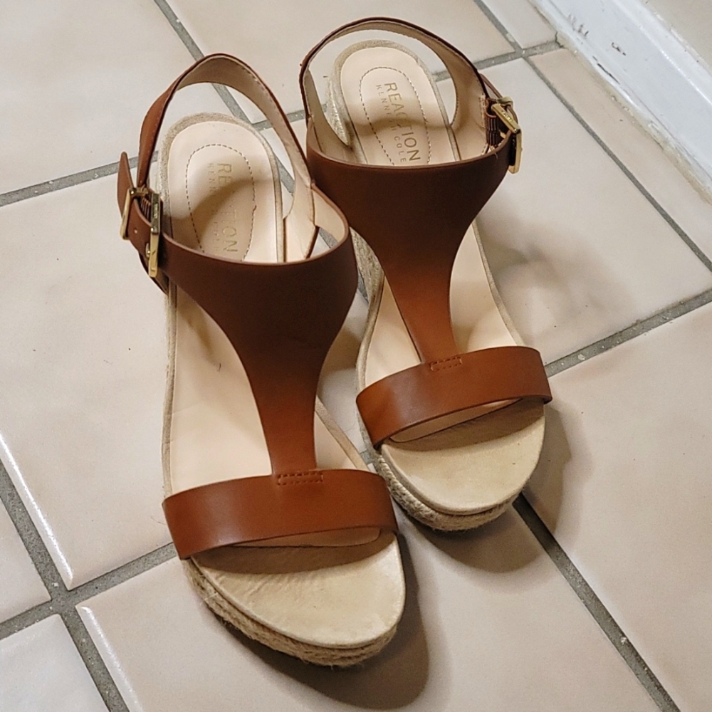 Tan strap Reaction Kennith Cole